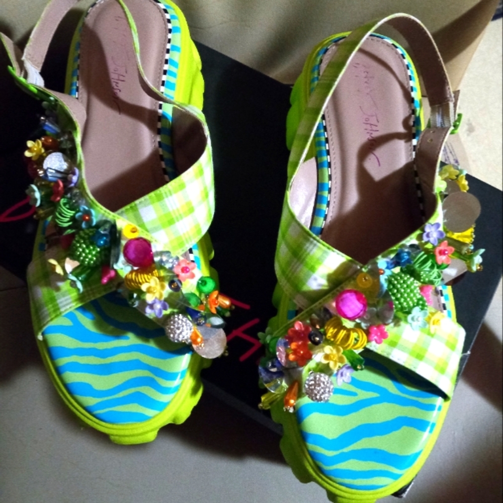BETSEY JOHNSON  9.5 FRANKEE MULTI